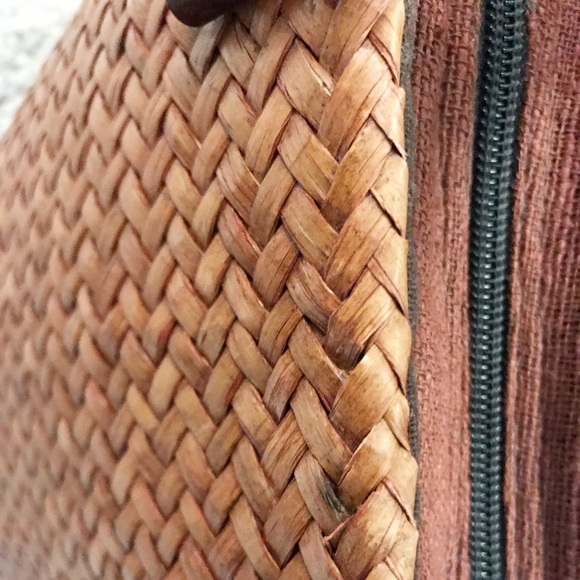 Cute woven handbag! - Picture 7 of 7